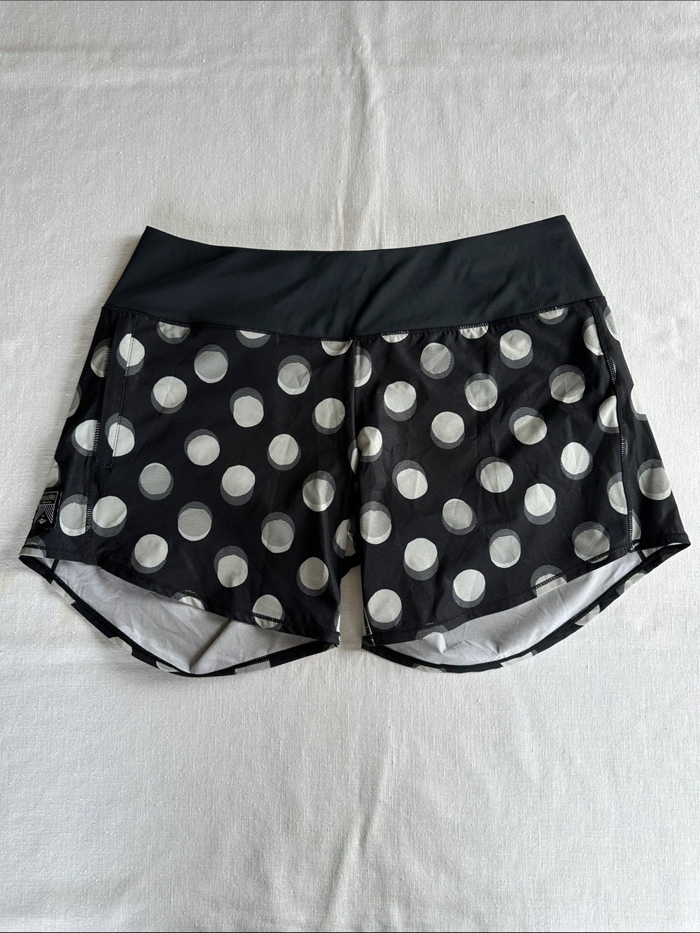 oiselle Long Roga Shorts 6 Daring Dots